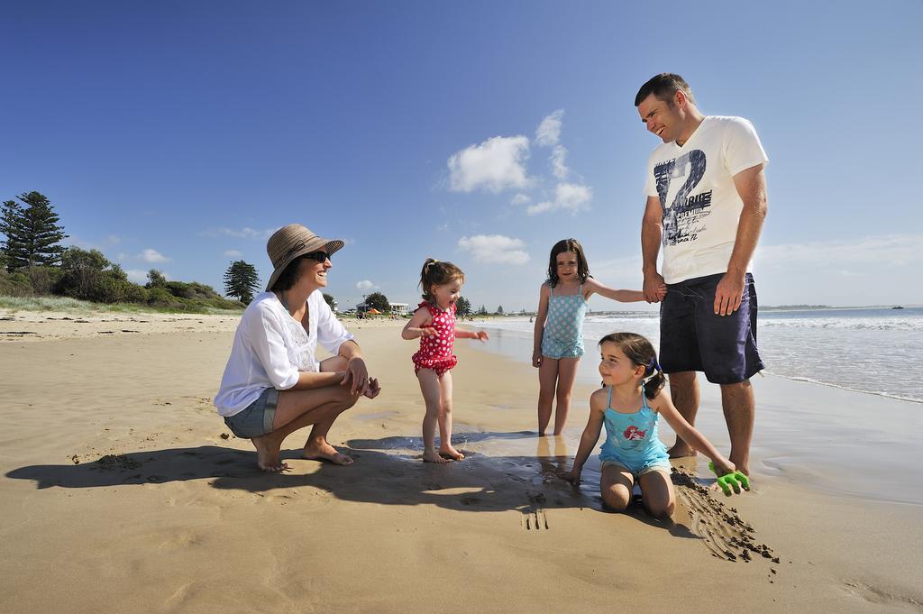 Отель Nrma Stockton Beach Holiday Park Экстерьер фото